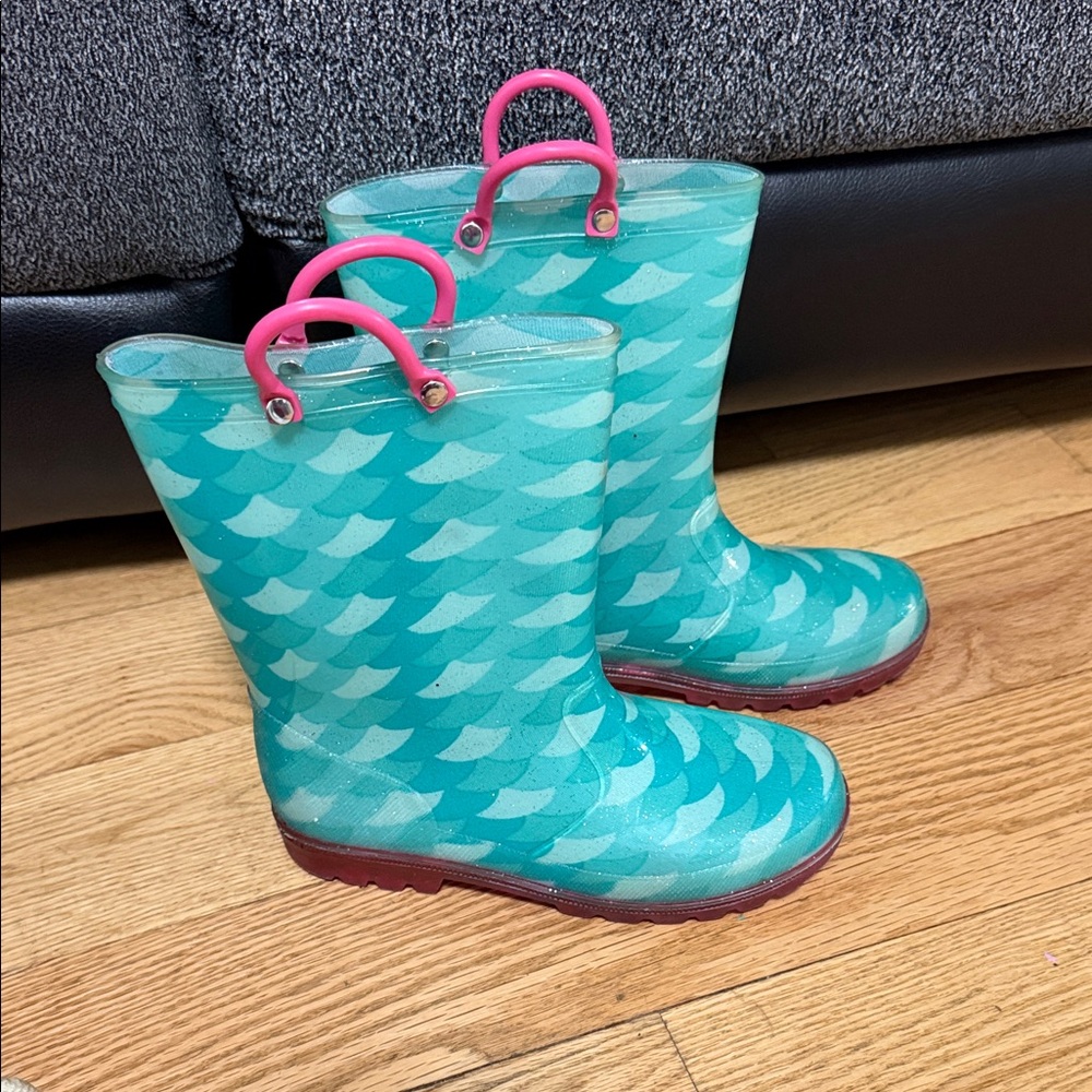 Kids Teal Wave Rain Boots with Pink Handles